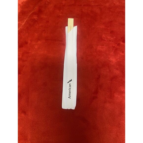 AMERICAN AIRLINES WODDEN CHOPSTICKS NEW UNUSED Rare Collectible - Picture 1 of 3